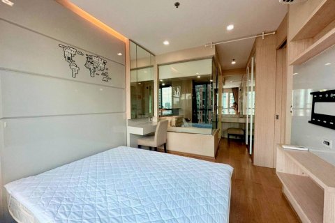 Condominio de 1 dormitorio en Ratchathewi, Bangkok, Tailandia № 124052 - foto 11