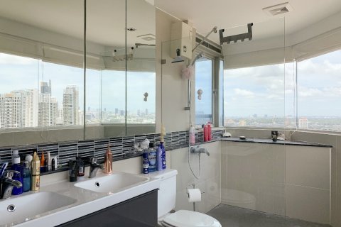 Eigentumswohnung in Khlong Toei, Bangkok, Thailand, 3 Schlafzimmer № 124048 - Foto 7