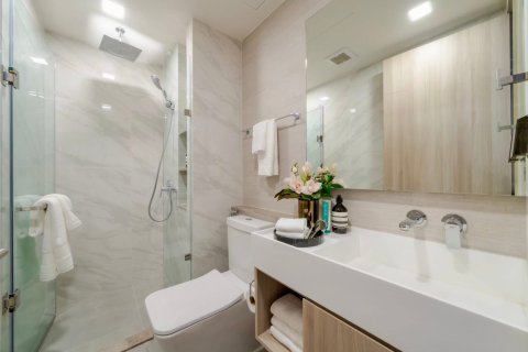 Condominio de 3 dormitorios en Watthana, Bangkok, Tailandia № 132282 - foto 13