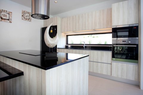 Villa in Phuket, Thailand 3 Schlafzimmer № 132281 - Foto 6