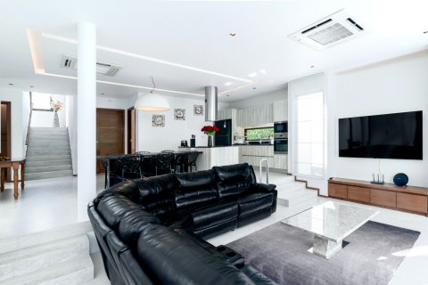 Villa in Phuket, Thailand 3 Schlafzimmer № 132281 - Foto 26
