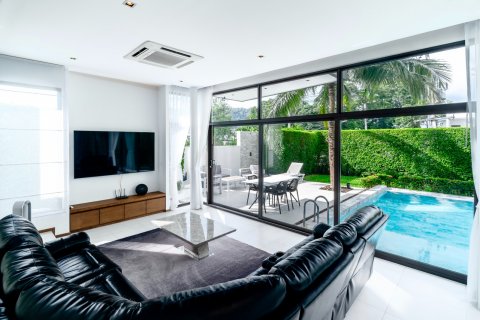 Villa in Phuket, Thailand 3 Schlafzimmer № 132281 - Foto 25