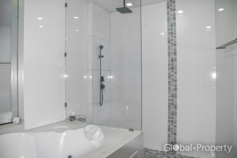 Condominio de 2 dormitorios en Pattaya, Tailandia № 132285 - foto 15
