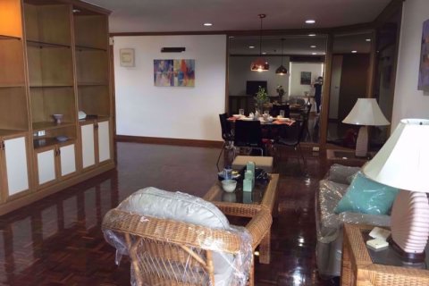 Condo in Watthana, Bangkok, Thailand, 3 bedrooms № 77039