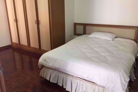 Condominio de 3 dormitorios en Watthana, Bangkok, Tailandia № 77039 - foto 7