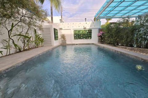 Chalet de 4 dormitorios en Kathu, Tailandia № 124389 - foto 7