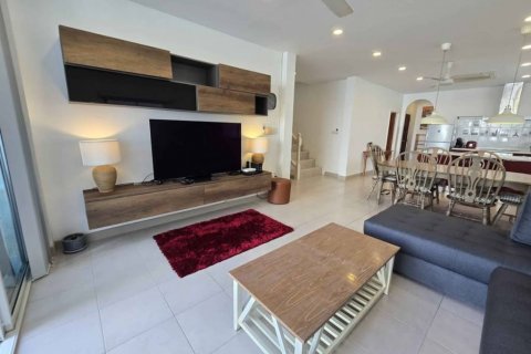 Chalet de 4 dormitorios en Kathu, Tailandia № 124389 - foto 4