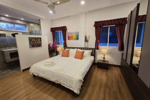 Chalet de 4 dormitorios en Kathu, Tailandia № 124389 - foto 5