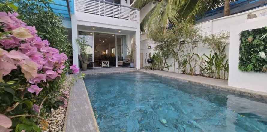 Chalet de 4 dormitorios en Kathu, Tailandia № 124389