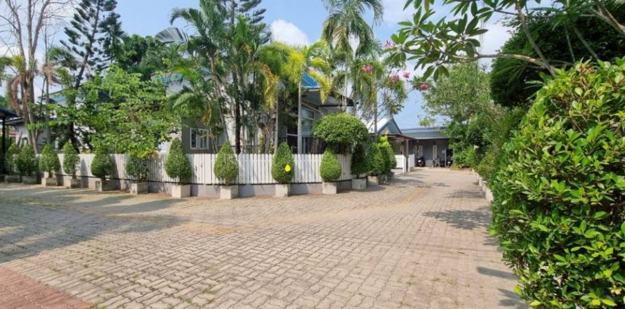 Hotel en Sattahip, Tailandia № 124387