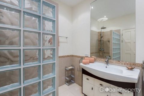 Condominio de 3 dormitorios en Pattaya, Tailandia № 81948 - foto 14