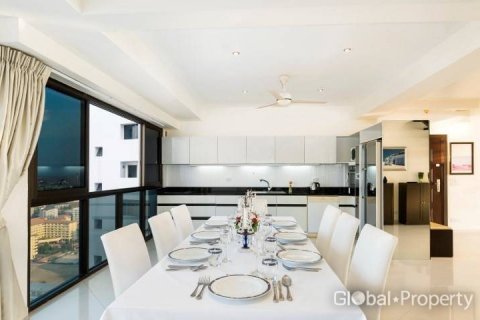 Condominio de 3 dormitorios en Pattaya, Tailandia № 81948 - foto 5
