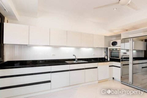 Condominio de 3 dormitorios en Pattaya, Tailandia № 81948 - foto 6