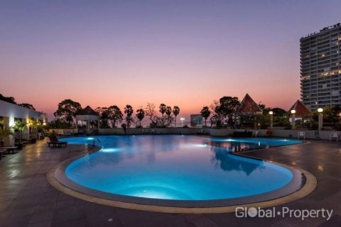 Condominio de 3 dormitorios en Pattaya, Tailandia № 81948 - foto 18