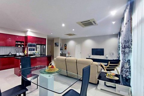 Casa de 3 dormitorios en Bang Lamung, Tailandia № 101651 - foto 17