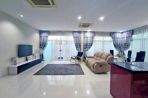 Casa de 3 dormitorios en Bang Lamung, Tailandia № 101651 - foto 10