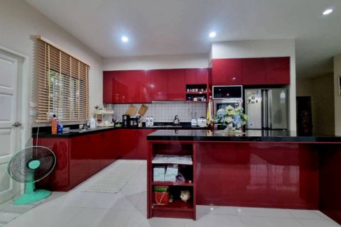 Casa de 3 dormitorios en Bang Lamung, Tailandia № 101651 - foto 19
