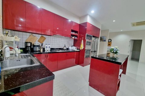 Casa de 3 dormitorios en Bang Lamung, Tailandia № 101651 - foto 21