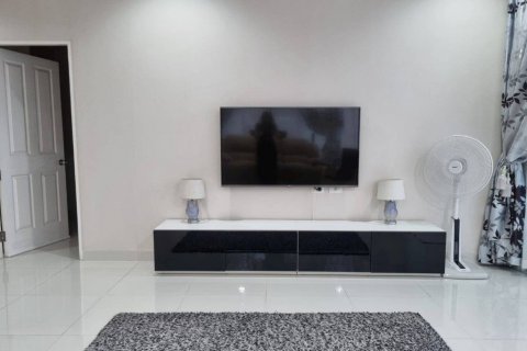 Casa de 3 dormitorios en Bang Lamung, Tailandia № 101651 - foto 14