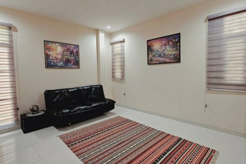 Casa de 3 dormitorios en Bang Lamung, Tailandia № 101651 - foto 22