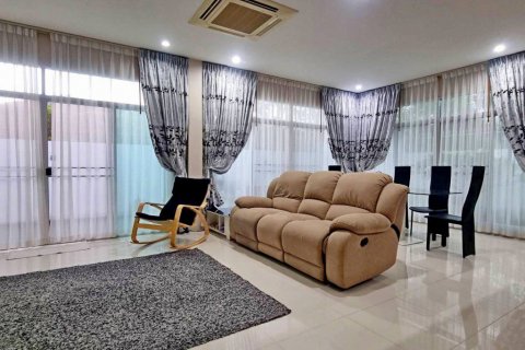 Casa de 3 dormitorios en Bang Lamung, Tailandia № 101651 - foto 11