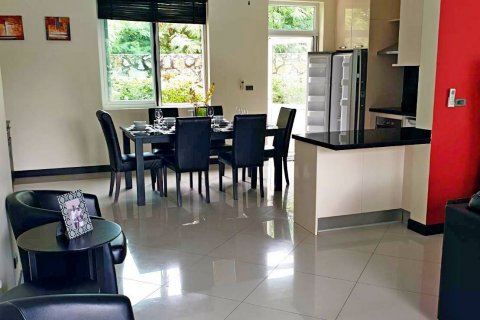 Casa de 4 dormitorios en Pattaya, Tailandia № 101649 - foto 8