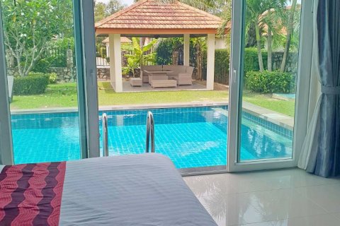 Casa de 4 dormitorios en Pattaya, Tailandia № 101649 - foto 16