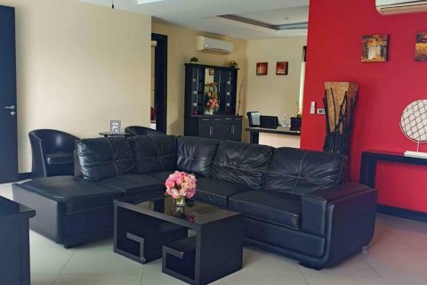 Casa de 4 dormitorios en Pattaya, Tailandia № 101649 - foto 6