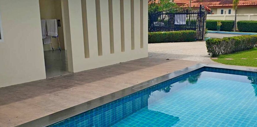 Casa de 4 dormitorios en Pattaya, Tailandia № 101649
