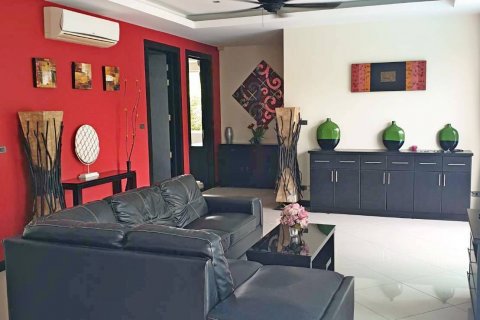 Casa de 4 dormitorios en Pattaya, Tailandia № 101649 - foto 5