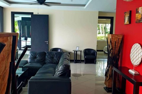 Casa de 4 dormitorios en Pattaya, Tailandia № 101649 - foto 7