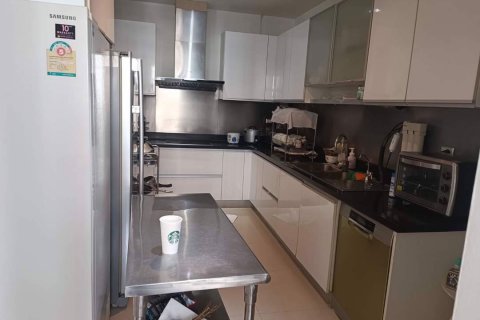 Condominio de 4 dormitorios en Khlong Toei, Bangkok, Tailandia № 85063 - foto 3