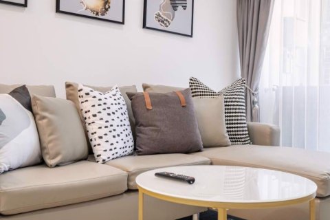 Condominio de 2 dormitorios en Khlong Toei, Bangkok, Tailandia № 85064 - foto 2