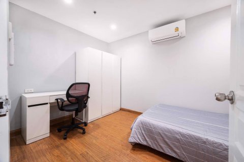 Condominio de 2 dormitorios en Khlong Toei, Bangkok, Tailandia № 85064 - foto 29