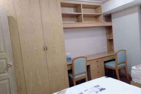Condo in Watthana, Bangkok, Thailand, 2 bedrooms  № 76127 - photo 11