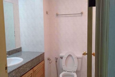 Condo in Watthana, Bangkok, Thailand, 2 bedrooms  № 76127 - photo 12