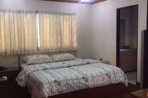 Condominio de 2 dormitorios en Watthana, Bangkok, Tailandia № 76126 - foto 12
