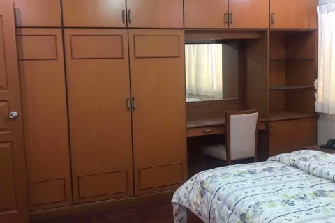 Condominio de 2 dormitorios en Watthana, Bangkok, Tailandia № 76126 - foto 10