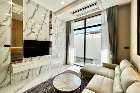 Townhouse in Pattaya, Thailand 4 bedrooms № 101407 - photo 10