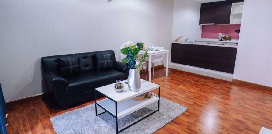 Condominio de 2 dormitorios en Bang Kapi, Bangkok, Tailandia № 76667