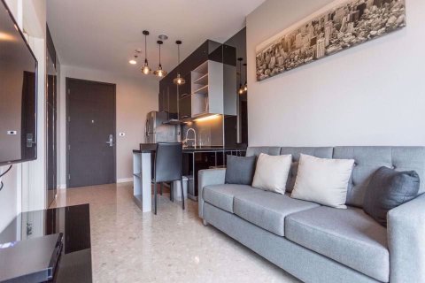 Condominio de 1 dormitorio en Khlong Toei, Bangkok, Tailandia № 76672 - foto 2