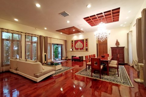 Casa de 2 dormitorios en Pattaya, Tailandia № 79423 - foto 7