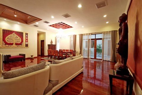 Casa de 2 dormitorios en Pattaya, Tailandia № 79423 - foto 8