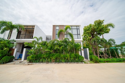 Townhouse in Pattaya, Thailand 2 bedrooms № 120989 - photo 4
