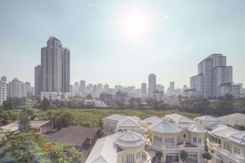 Condominio de 2 dormitorios en Watthana, Bangkok, Tailandia № 76372 - foto 13
