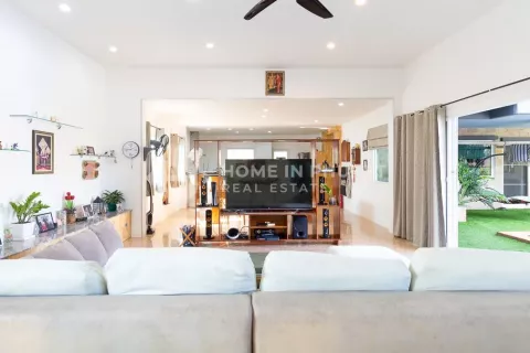 Casa de 3 dormitorios en Phuket, Tailandia № 131641 - foto 6
