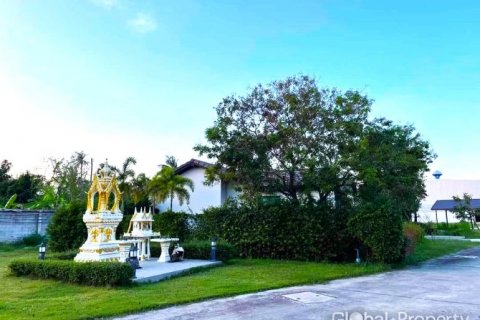 Terreno en Pattaya, Tailandia № 100765 - foto 3