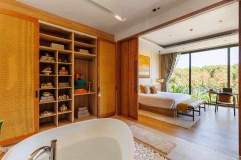 Chalet de 4 dormitorios en Bang Tao, Tailandia № 70904 - foto 23
