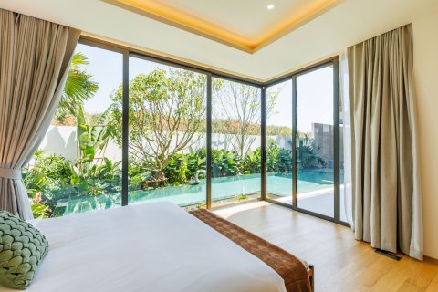 Chalet de 4 dormitorios en Bang Tao, Tailandia № 70904 - foto 27