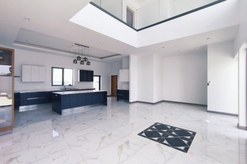 Casa de 4 dormitorios en Pattaya, Tailandia № 104828 - foto 9
